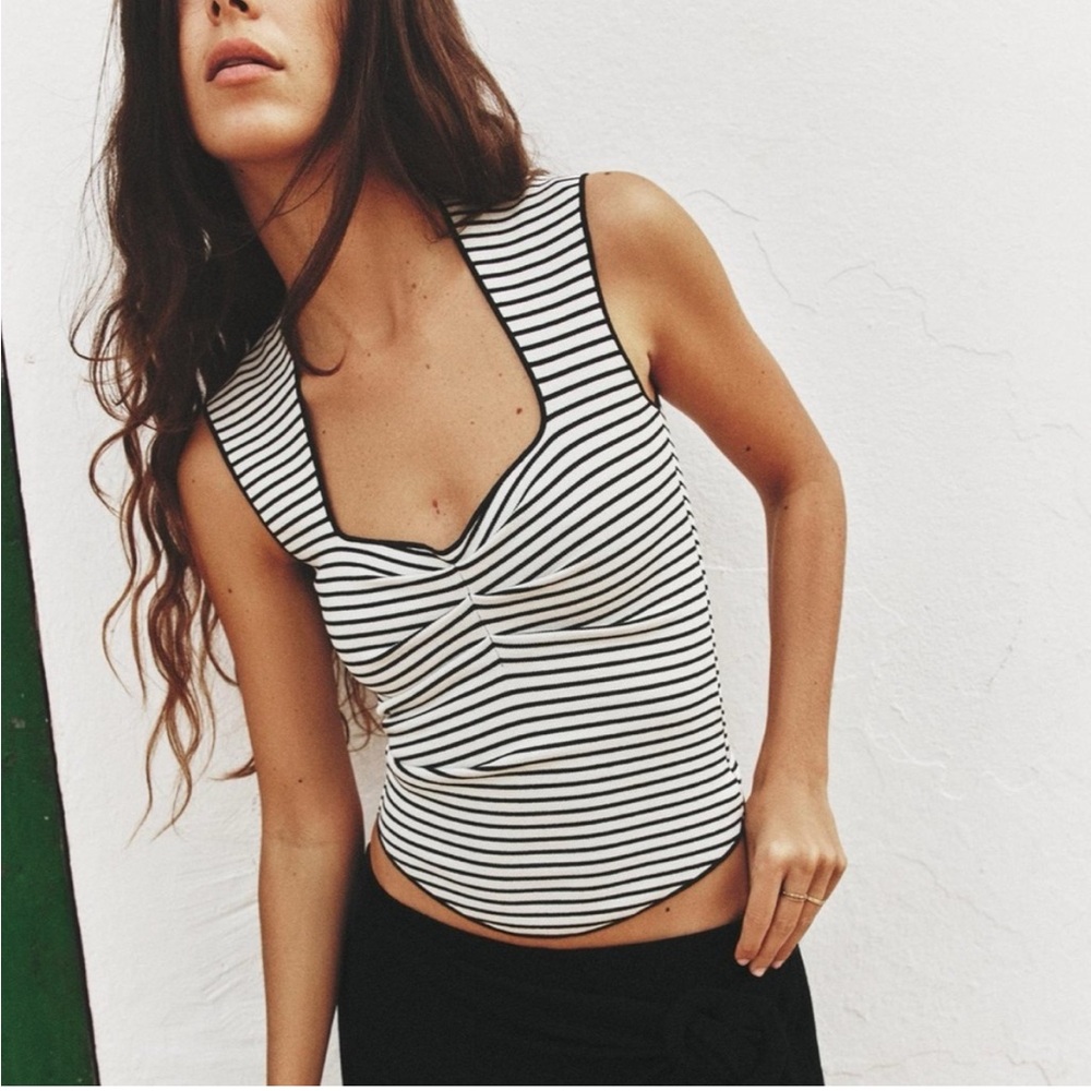 NWT ZARA STRETCH KNIT TOP SIZE S